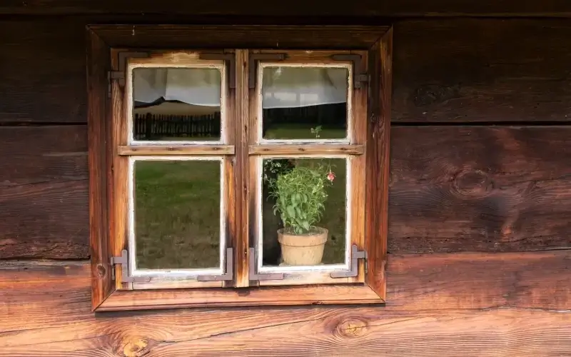 Jak wyregulować okna drewniane?